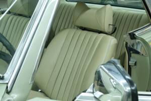 Image 14/50 de Mercedes-Benz 450 SLC 5,0 (1978)