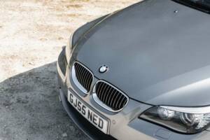 Bild 35/50 von BMW 550i (2006)