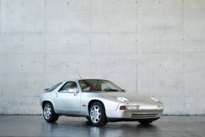 Image 25/50 of Porsche 928 GT (1989)
