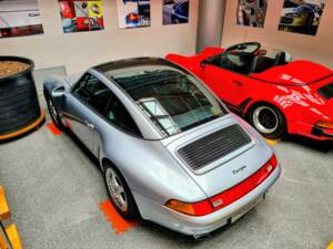 Immagine 1/34 di Porsche 911 Carrera (1996)