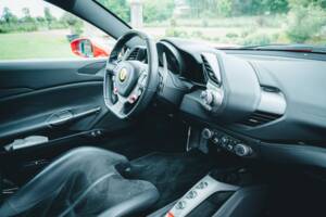 Image 40/56 of Ferrari 488 GTB (2020)
