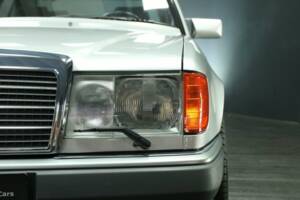 Bild 45/50 von Mercedes-Benz 300 E-24 (1992)