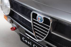 Imagen 24/36 de Alfa Romeo Giulia 1600 GT Junior (1973)