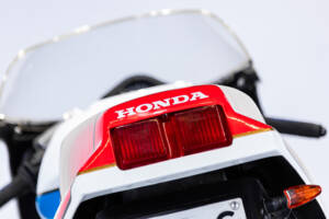 Image 26/48 of Honda DUMMY (1997)