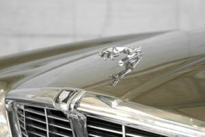 Bild 6/50 von Jaguar XJ 6 L 4.2 (1975)