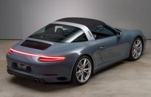 Image 8/37 of Porsche 911 Targa 4S (2016)