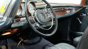 Bild 5/18 von Mercedes-Benz 220 SE b (1963)