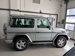 Image 5/28 of Mercedes-Benz G 500 (SWB) (1999)