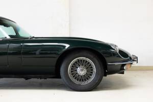 Image 17/26 de Jaguar Type E V12 (2+2) (1971)