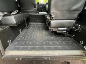 Image 18/25 of Land Rover Defender 90 TD4 (2010)
