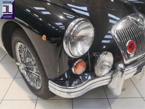 Image 14/40 of MG MGA 1600 (1961)
