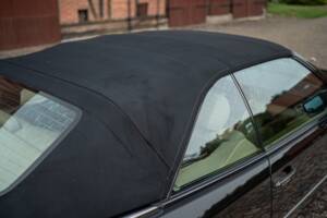 Image 15/83 de Mercedes-Benz E 220 (1996)