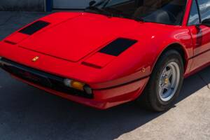 Afbeelding 2/88 van Ferrari 308 GTB (1977)