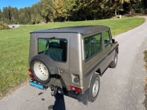 Image 6/39 of Mercedes-Benz 230 GE (SWB) (1986)