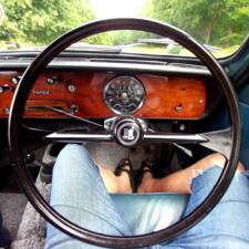 Image 18/93 of Triumph Herald 1200 (1964)