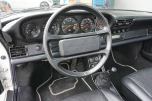 Bild 36/51 von Porsche 911 Carrera 3.2 (1986)