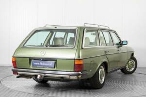 Afbeelding 45/50 van Mercedes-Benz 200 T (1982)