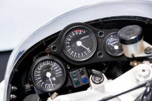 Bild 27/50 von Honda VFR 750R RC 30 (1988)