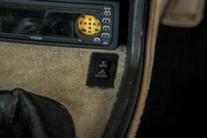 Image 32/50 of Porsche 924 S (1987)