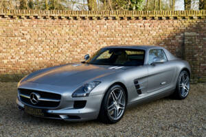 Image 44/50 of Mercedes-Benz SLS AMG (2011)
