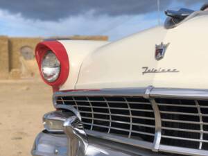 Immagine 8/17 di Ford Fairlane 500 Club Victoria (1956)