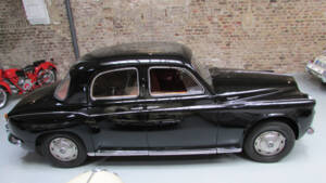 Image 3/26 of Rover 110 (1964)