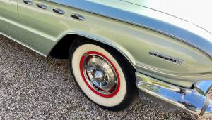Image 21/50 of Buick Electra 225 Convertible (1962)