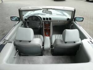 Image 15/25 of Mercedes-Benz 560 SL (1989)