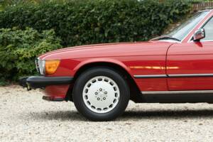 Imagen 32/50 de Mercedes-Benz 560 SL (1986)
