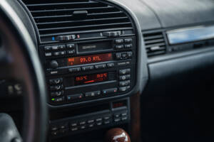 Immagine 30/44 di BMW 328i Touring (1997)