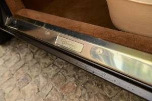 Image 29/50 of Jaguar XJ 12 (1988)