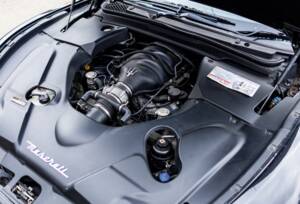 Bild 45/50 von Maserati GranTurismo 4.2 (2008)