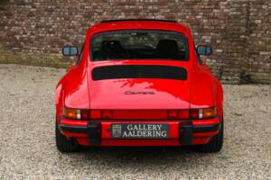 Afbeelding 37/50 van Porsche 911 Carrera 3.2 (1988)