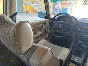 Bild 7/47 von Mercedes-Benz 280 SE (1976)