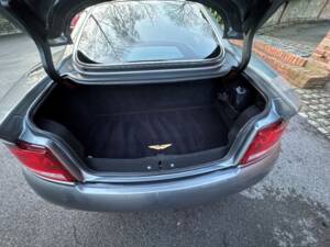 Image 26/29 of Aston Martin V12 Vanquish (2002)