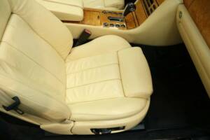 Image 28/49 de Bentley Azure (2006)