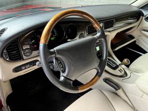 Image 23/32 de Jaguar XJR 4.0 (1999)