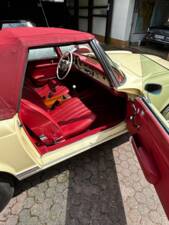Image 5/7 of Mercedes-Benz 250 SL (1968)