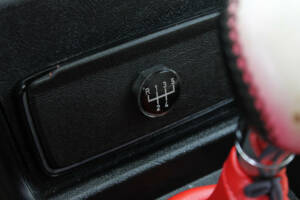 Image 24/30 of BMW 320i (1982)