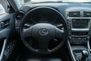 Bild 44/50 von Lexus IS 220d (2006)