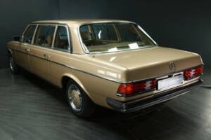 Bild 6/49 von Mercedes-Benz 250 lang (1985)