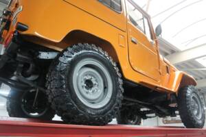 Image 13/50 of Toyota Land Cruiser FJ 40 (1980)