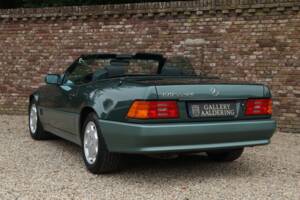 Image 28/50 of Mercedes-Benz 300 SL-24 (1992)