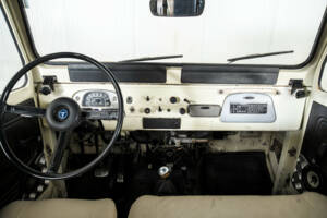 Image 7/50 of Toyota Land Cruiser BJ 40 (1977)