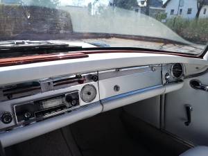 Afbeelding 8/42 van Mercedes-Benz 230 SL (1964)