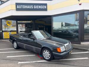 Bild 22/22 von Mercedes-Benz 300 CE-24 (1993)