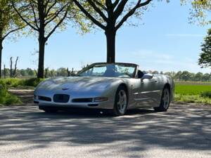 Image 2/50 of Chevrolet Corvette (2001)