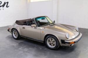 Image 17/36 of Porsche 911 Carrera 3.2 (1984)