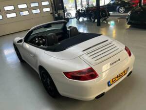 Bild 44/50 von Porsche 911 Carrera 4 (2007)