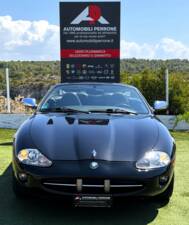 Imagen 2/34 de Jaguar XK8 4.0 (1999)